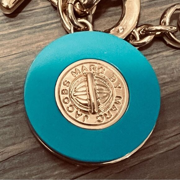 Marc Jacobs Gold Chunky Chain Bracelet Teal Blue Blue Medallion Toggle - Picture 3 of 7